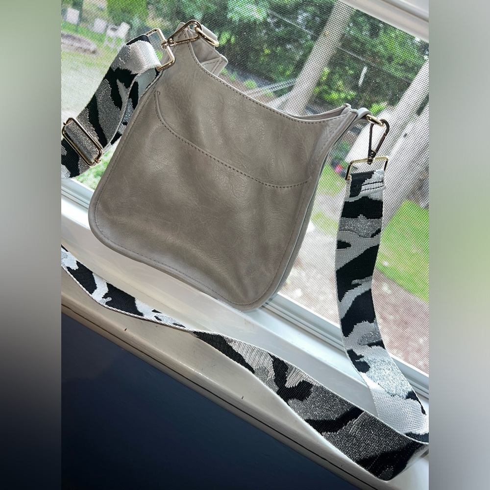 Women’s Crossbody